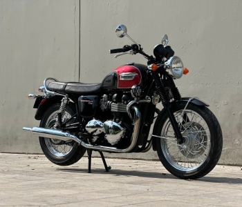 Triumph Bonneville T100 (UK) 2015