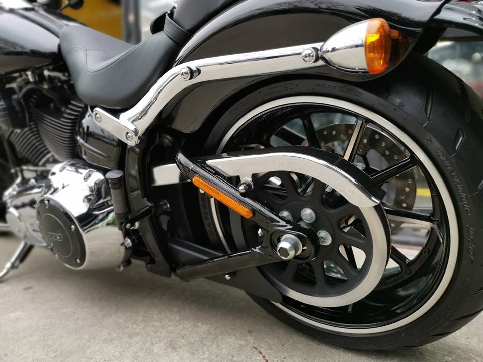 Harley Davidson Softail Breakout 2015 01294