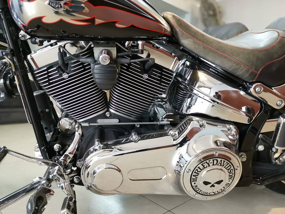 Harley Davidson Softail Breakout up to CVO
