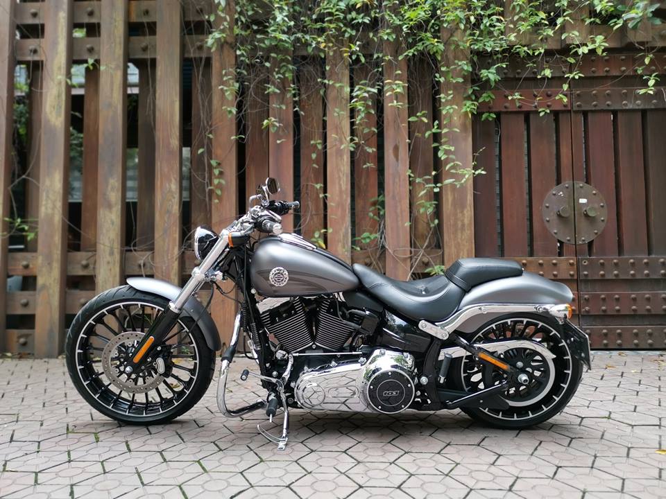 Harley Davidson Breakout 2017