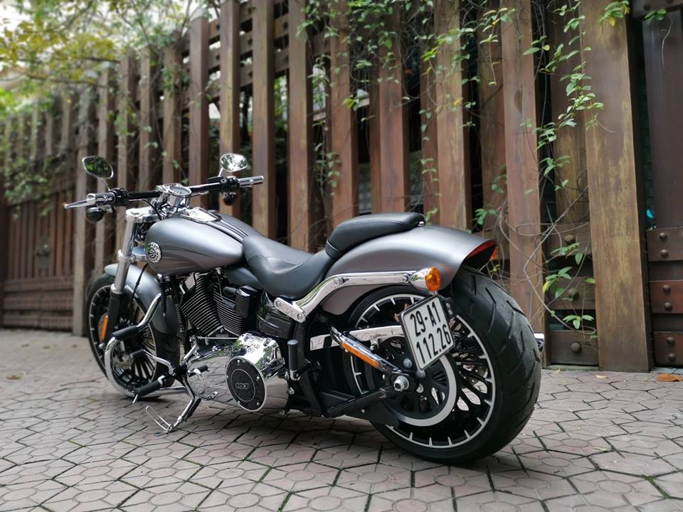 Harley Davidson Breakout 2017