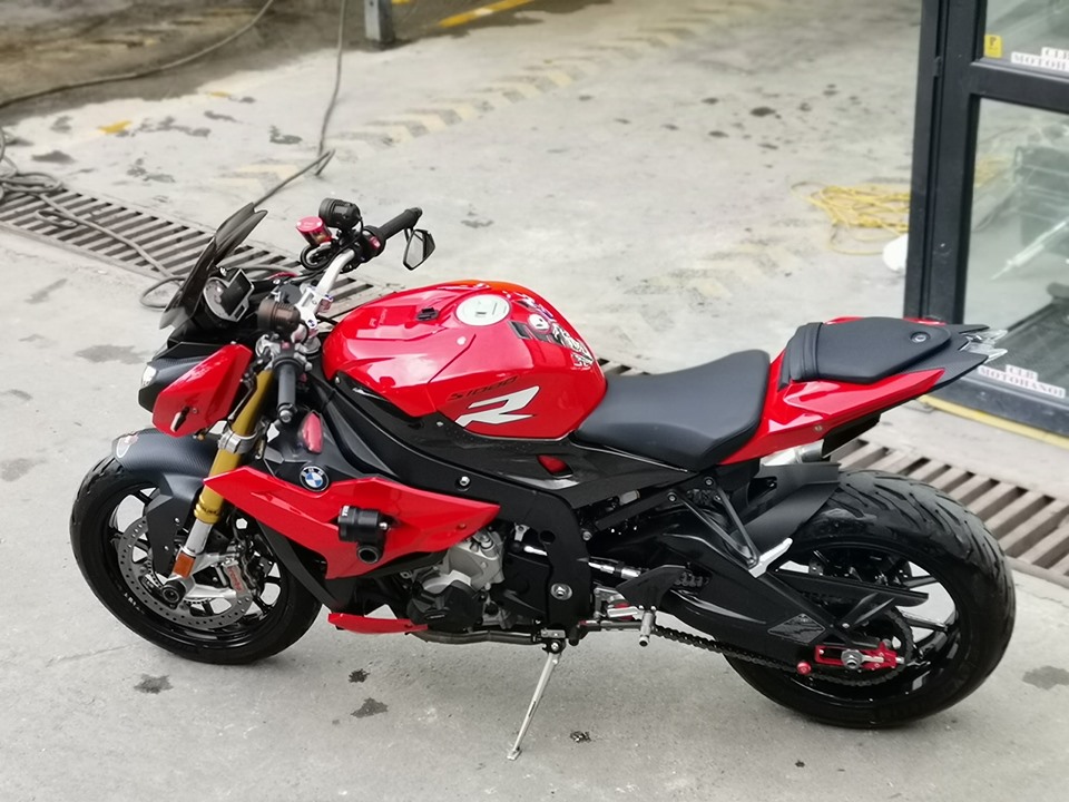 BMW S1000R Red